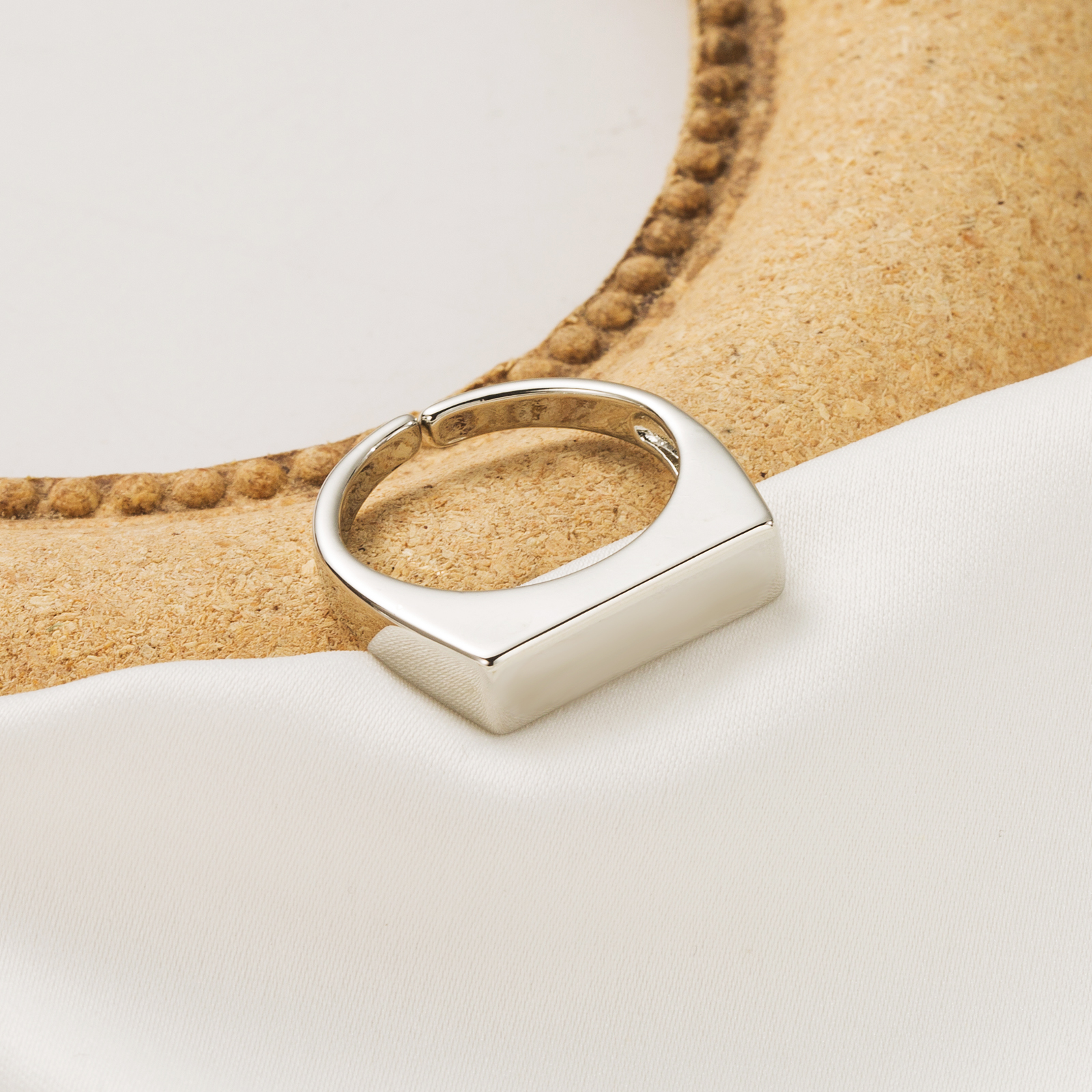Großhandel IG-Stil Einfacher Stil Herzform Einfarbig Schlange Kupfer 18 Karat Vergoldet Offener Ring display picture 2