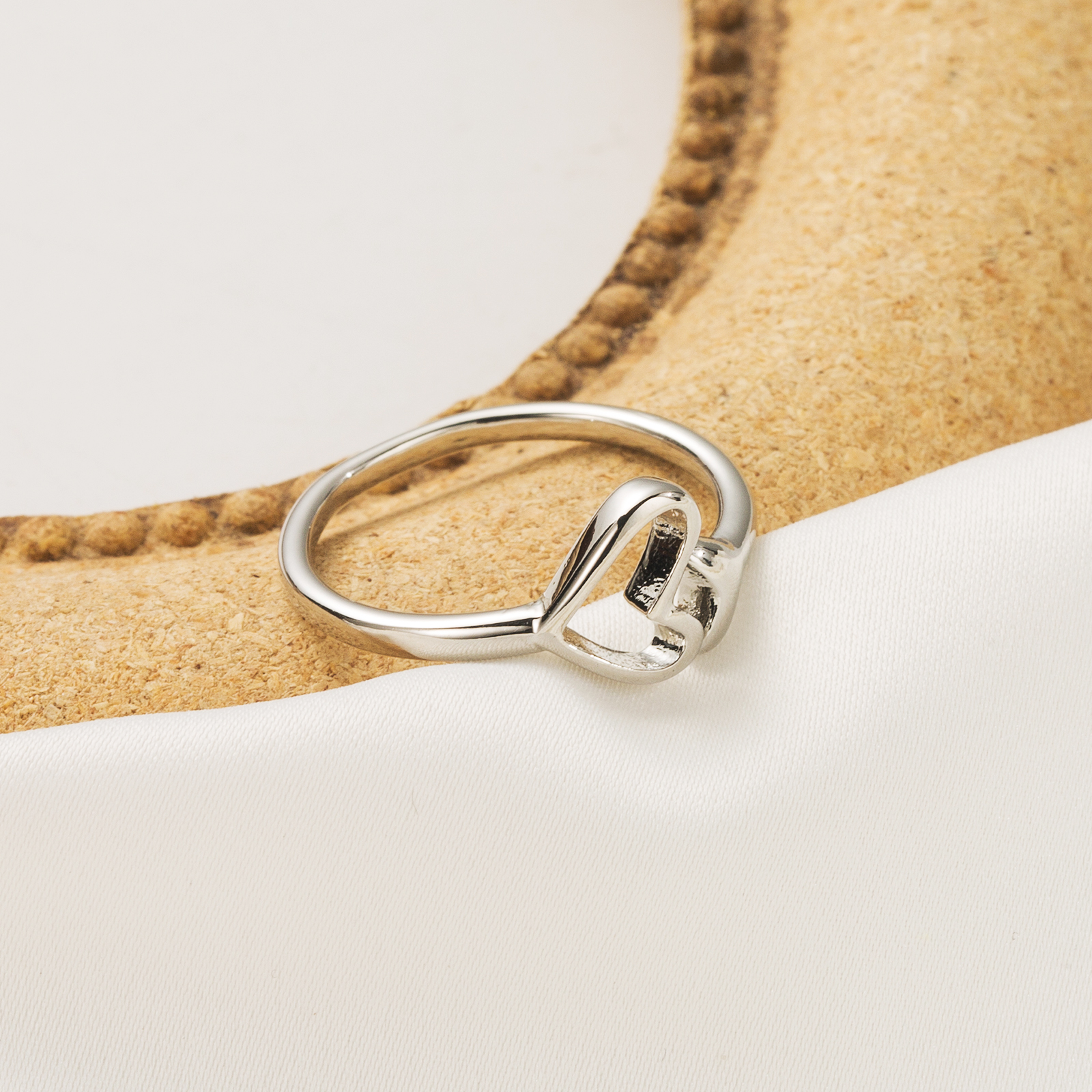 Großhandel IG-Stil Einfacher Stil Herzform Einfarbig Schlange Kupfer 18 Karat Vergoldet Offener Ring display picture 1