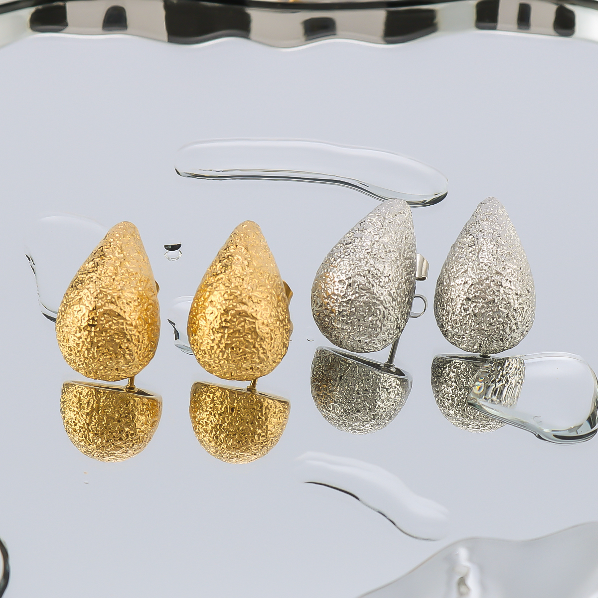 1 Pair IG Style Classic Style Shiny Water Droplets 304 Stainless Steel 18K Gold Plated Ear Studs display picture 5