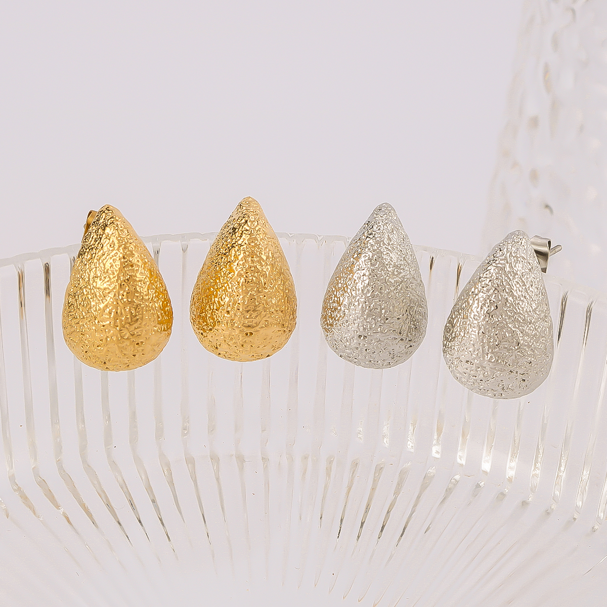 1 Pair IG Style Classic Style Shiny Water Droplets 304 Stainless Steel 18K Gold Plated Ear Studs display picture 4