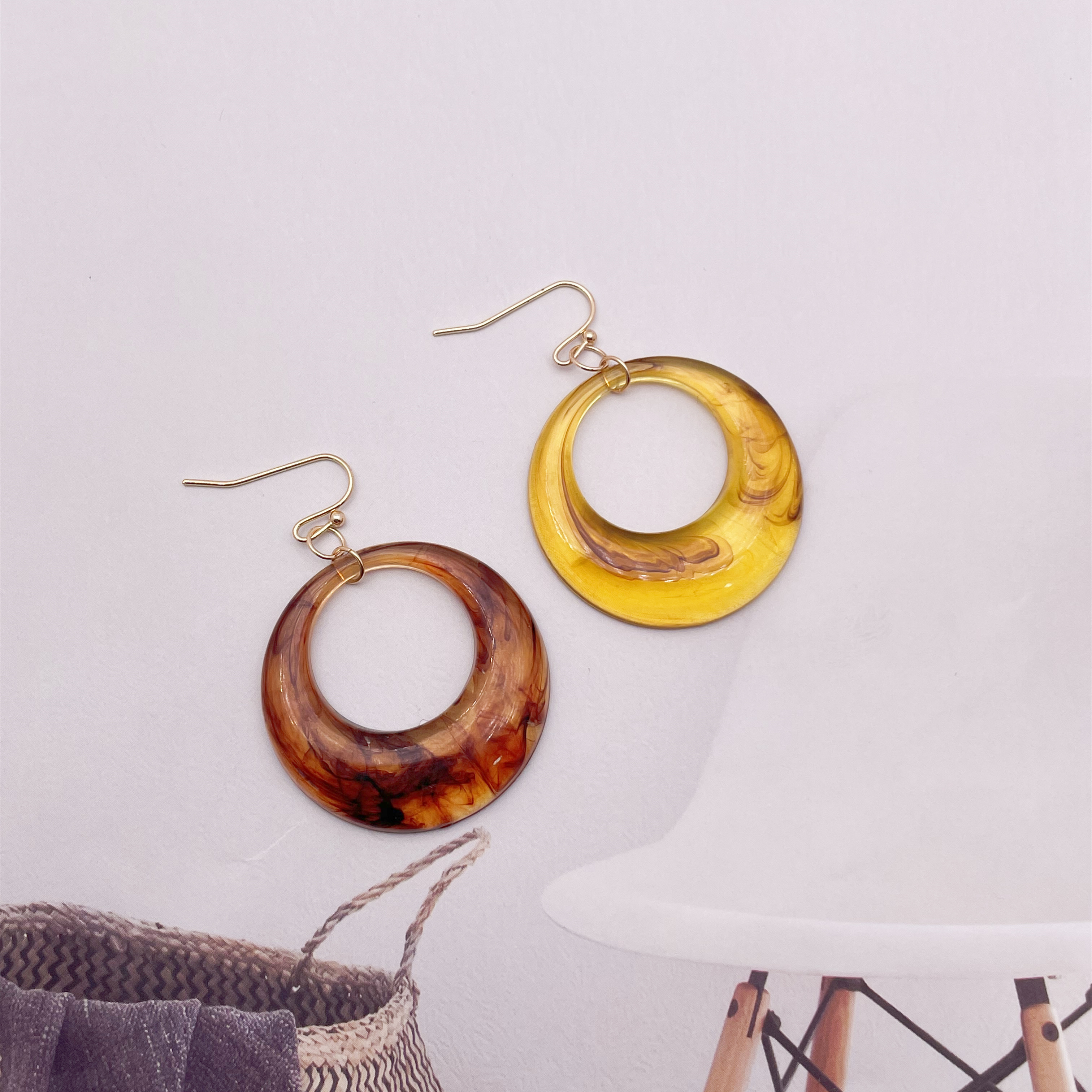 1 Pair Hawaiian Pastoral Simple Style Geometric Arylic Gold Plated Drop Earrings display picture 3