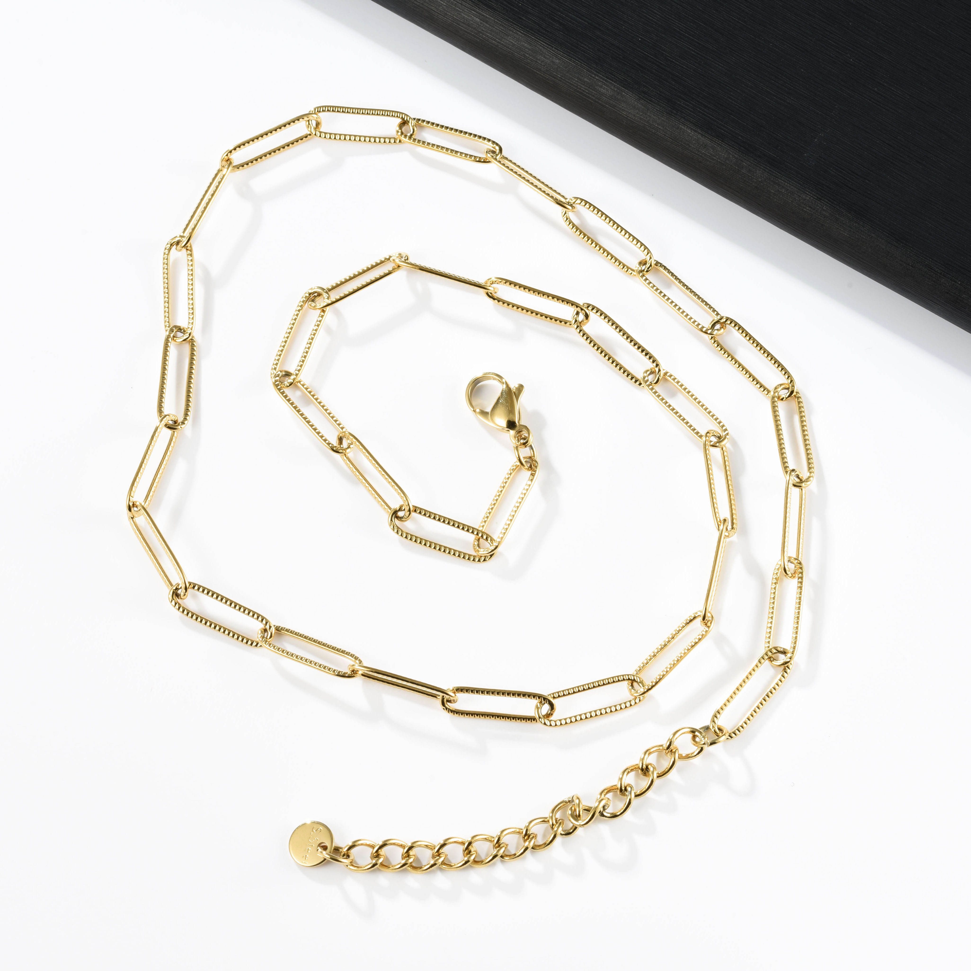 304 Stainless Steel 18K Gold Plated Simple Style Plating Solid Color Necklace display picture 5
