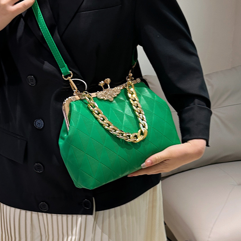 Women's Medium Pu Leather Solid Color Elegant Classic Style Square Buckle Crossbody Bag Evening Bag display picture 18