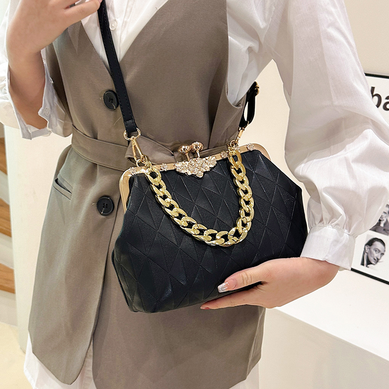 Women's Medium Pu Leather Solid Color Elegant Classic Style Square Buckle Crossbody Bag Evening Bag display picture 21
