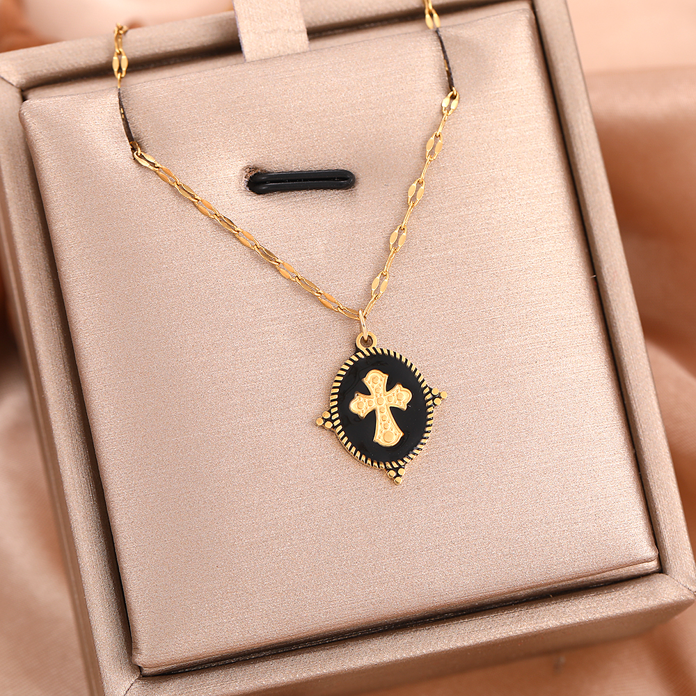 316 Stainless Steel  18K Gold Plated Retro Cross Heart Shape Pendant Necklace display picture 7