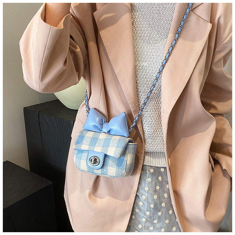 Women's Medium Pu Leather Plaid Bow Knot Cute Classic Style Square Lock Clasp Crossbody Bag display picture 6