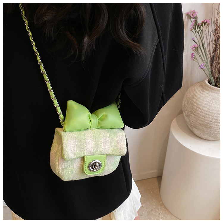 Women's Medium Pu Leather Plaid Bow Knot Cute Classic Style Square Lock Clasp Crossbody Bag display picture 7