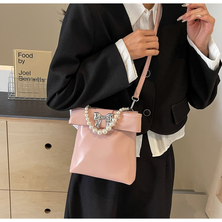 Women's Medium Pu Leather Solid Color Bow Knot Classic Style Pearls Square Magnetic Buckle Crossbody Bag display picture 5