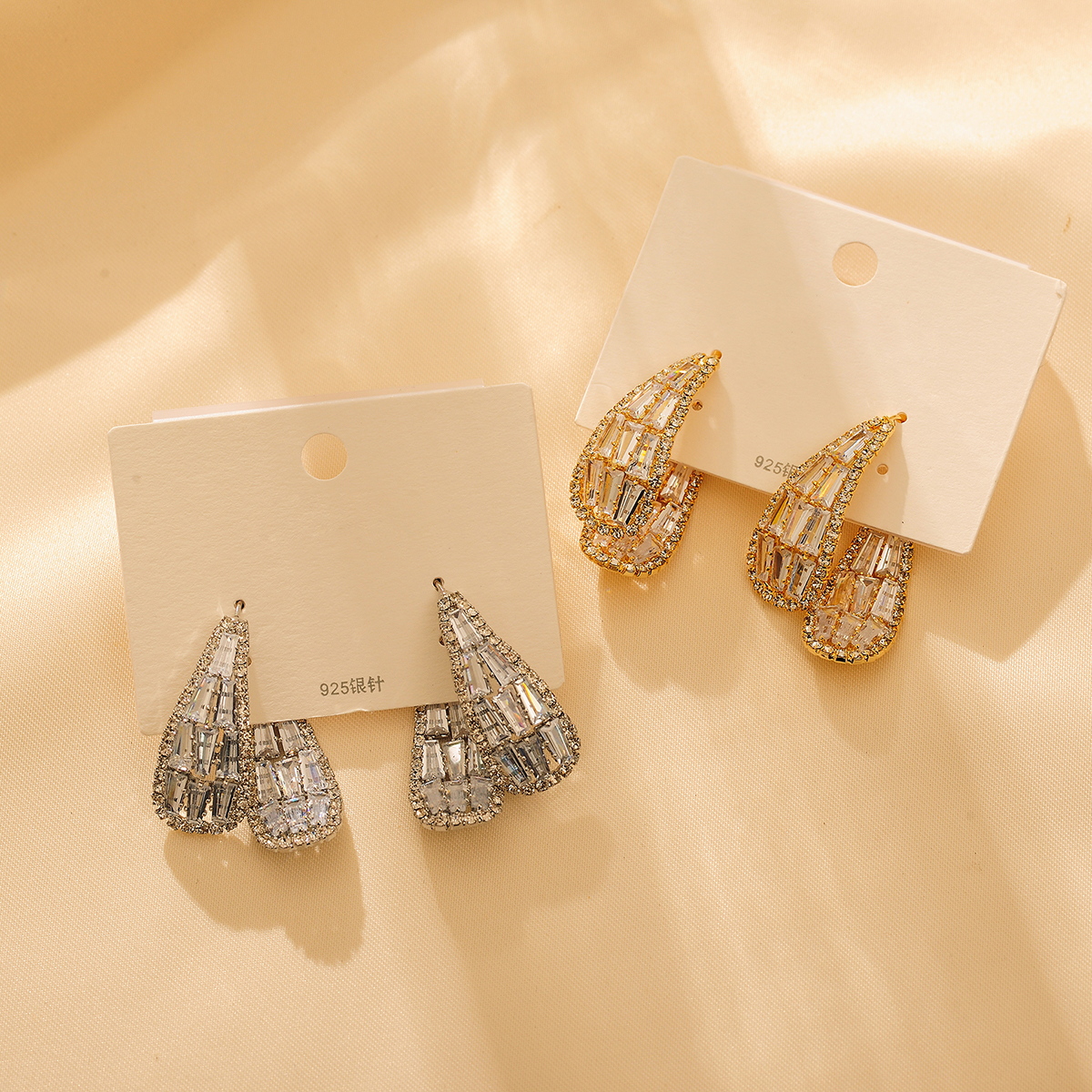 1 Pair Glam Luxurious Solid Color Plating Inlay Titanium Steel Zircon 18K Gold Plated Ear Studs display picture 2