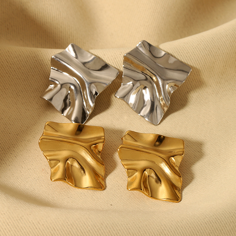 1 Pair Casual Retro Formal Geometric Solid Color Pleated 304 Stainless Steel 18K Gold Plated Ear Studs display picture 2