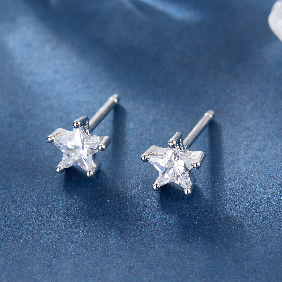 1 Pair Simple Style Classic Style Star Heart Shape Plating Inlay Sterling Silver Zircon White Gold Plated Ear Studs display picture 7