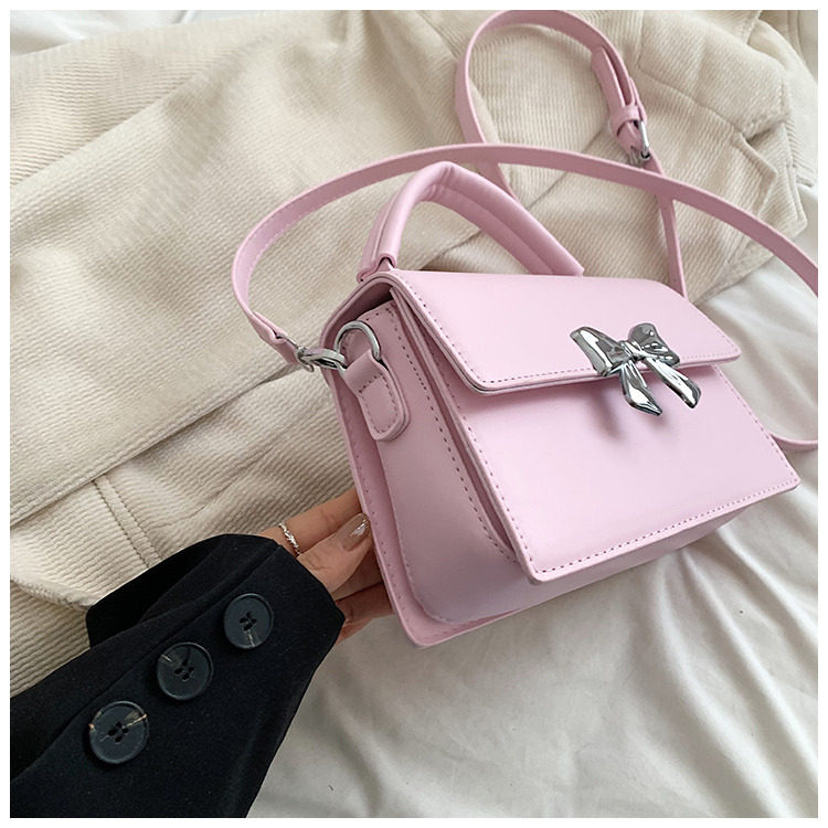 Women's Medium Pu Leather Solid Color Bow Knot Basic Square Magnetic Buckle Crossbody Bag display picture 1