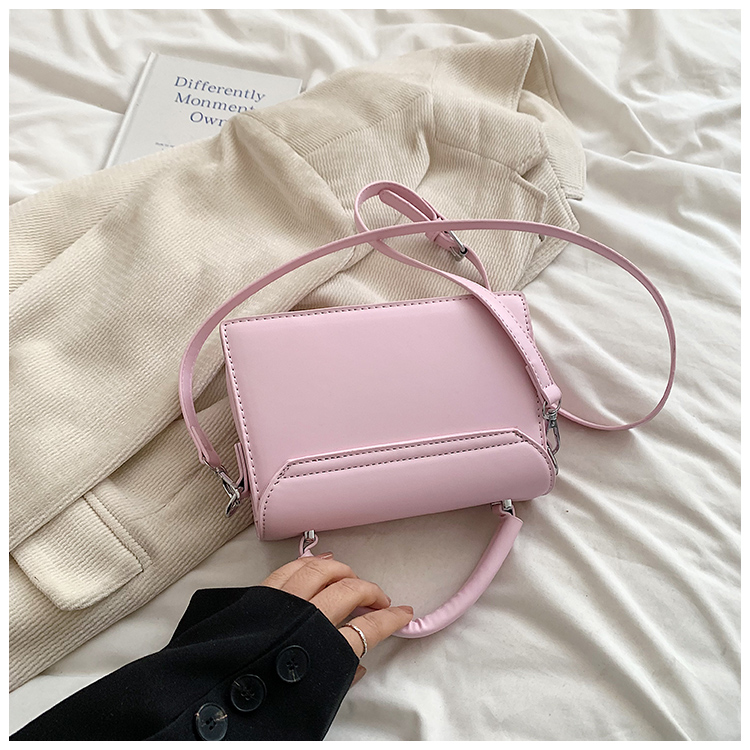 Women's Medium Pu Leather Solid Color Bow Knot Basic Square Magnetic Buckle Crossbody Bag display picture 5