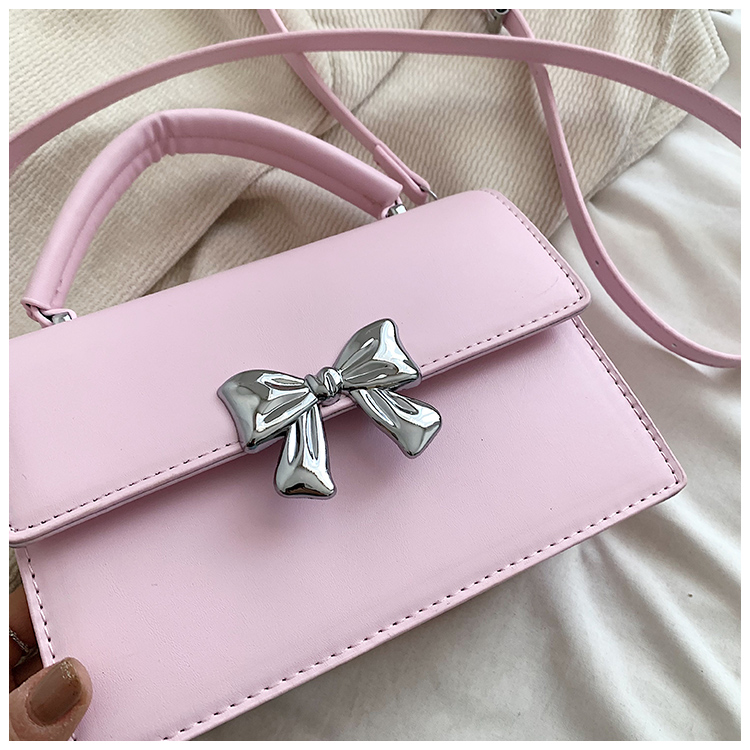 Women's Medium Pu Leather Solid Color Bow Knot Basic Square Magnetic Buckle Crossbody Bag display picture 7