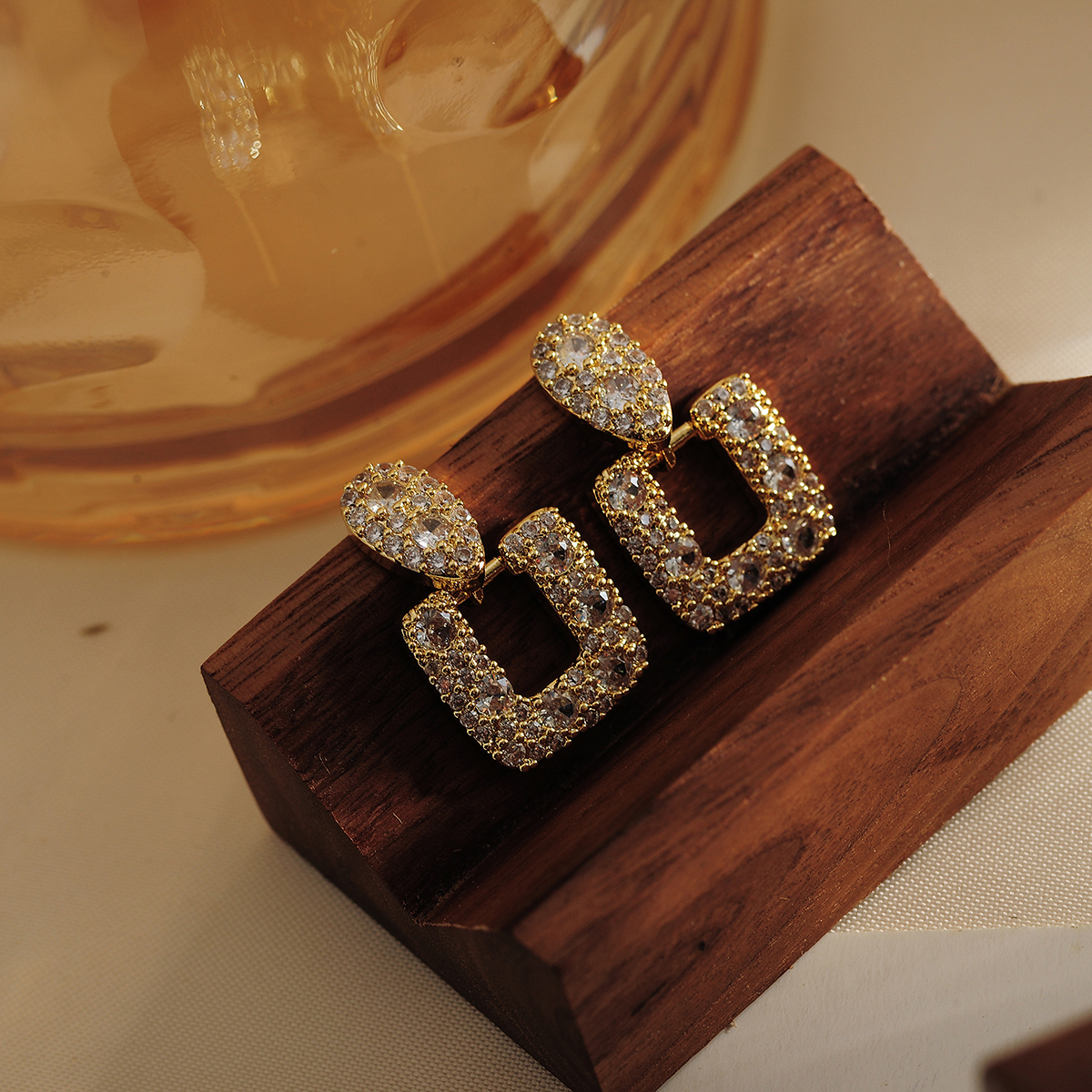 1 Par Elegante Rectángulo Embutido Cobre Cristal Circón Chapados en oro de 18k Pendientes De Gota display picture 4