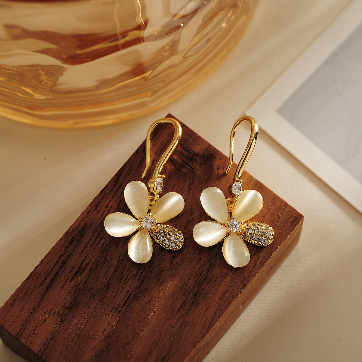 1 Paar Elegant Süß Dame Herzform Blume Inlay Sterling Silber Opal Zirkon Ohrringe display picture 5