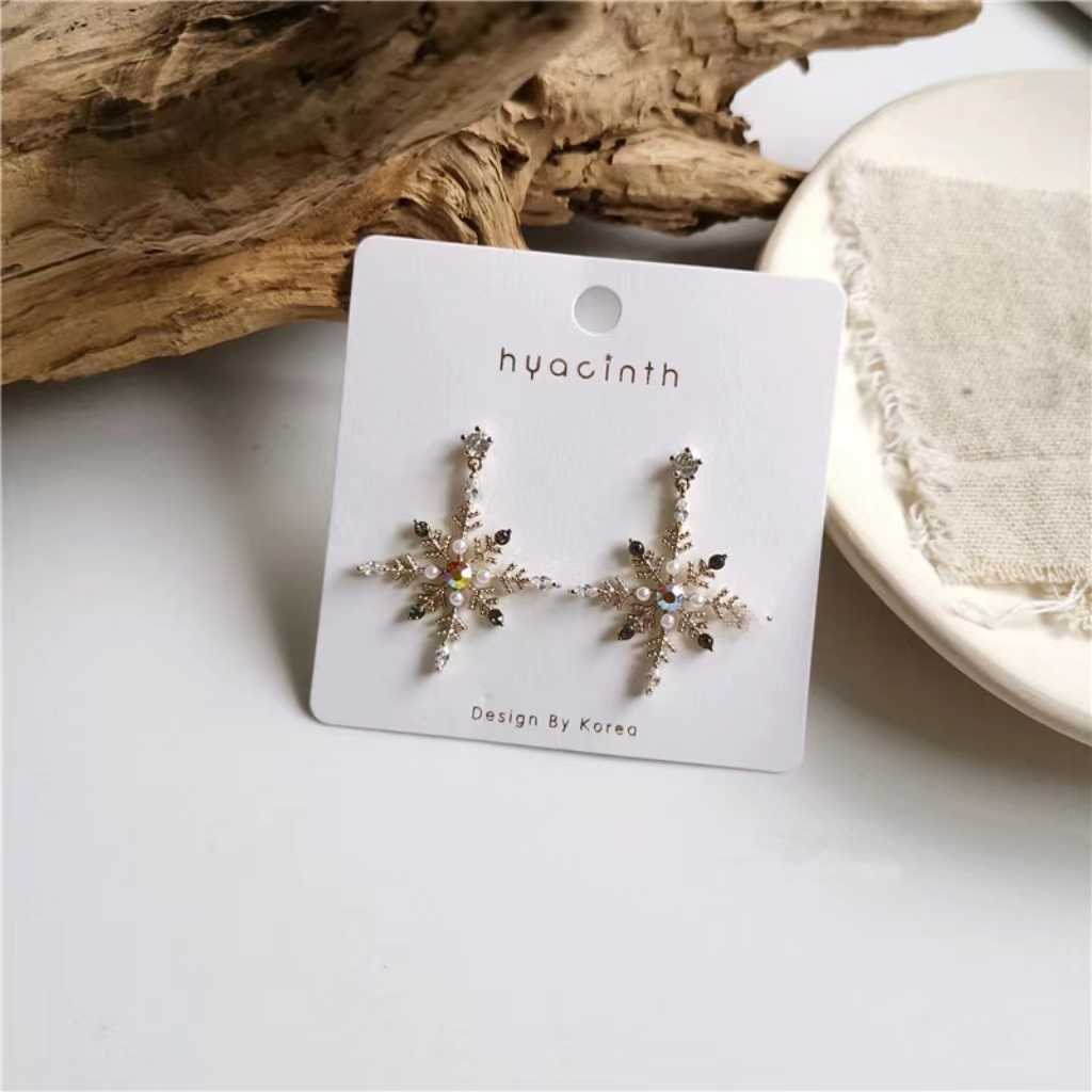 1 Pair Exaggerated Simple Style Snowflake Plating Inlay Copper Pearl 18K Gold Plated Drop Earrings display picture 1