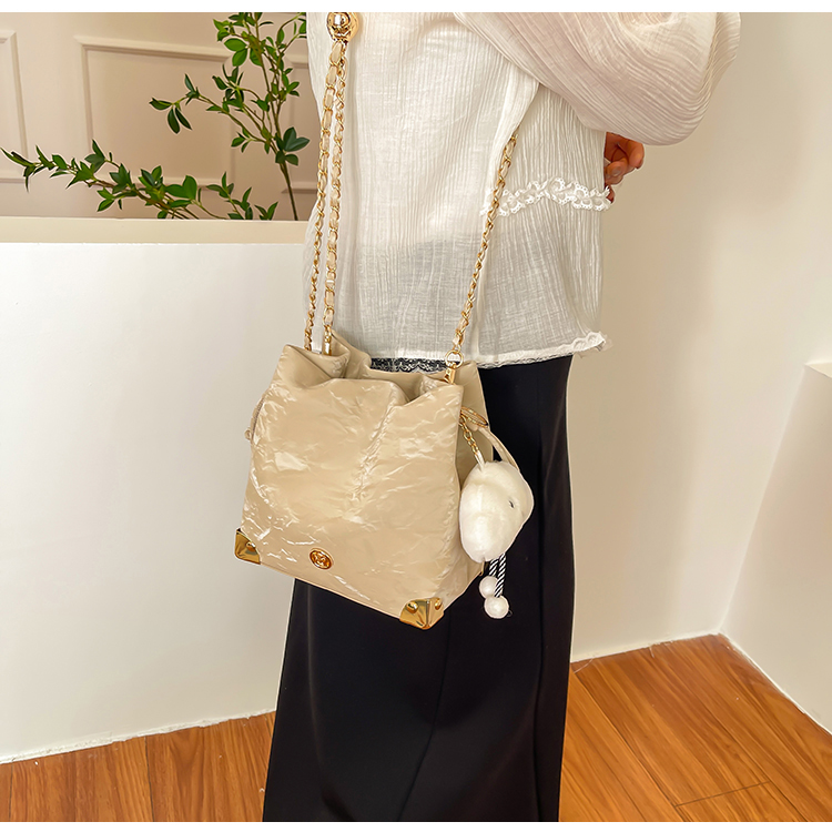 Women's Medium Pu Leather Solid Color Classic Style Bucket Magnetic Buckle Bucket Bag display picture 14