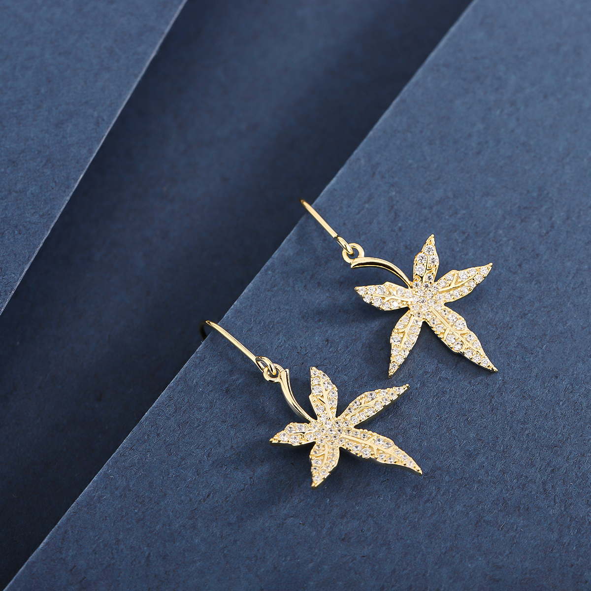 1 Pair Simple Style Classic Style Leaf Plating Inlay Sterling Silver Zircon 14K Gold Plated Drop Earrings display picture 5