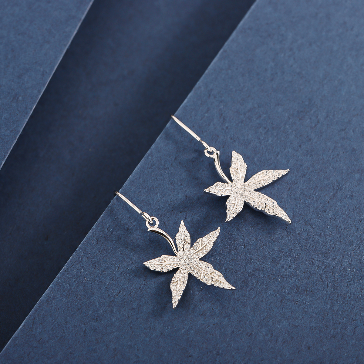 1 Pair Simple Style Classic Style Leaf Plating Inlay Sterling Silver Zircon 14K Gold Plated Drop Earrings display picture 4
