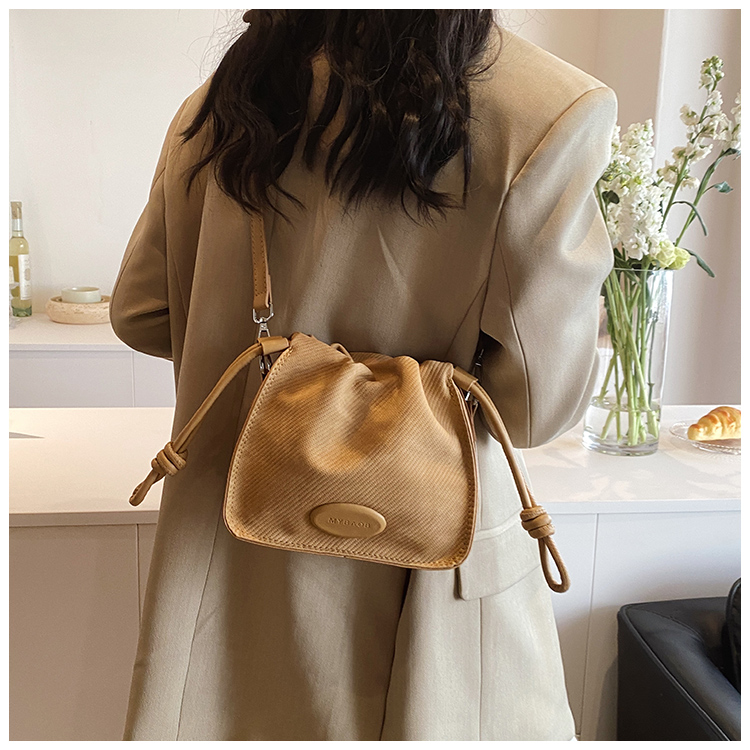 Women's Medium Pu Leather Solid Color Classic Style Bucket String Bucket Bag display picture 12