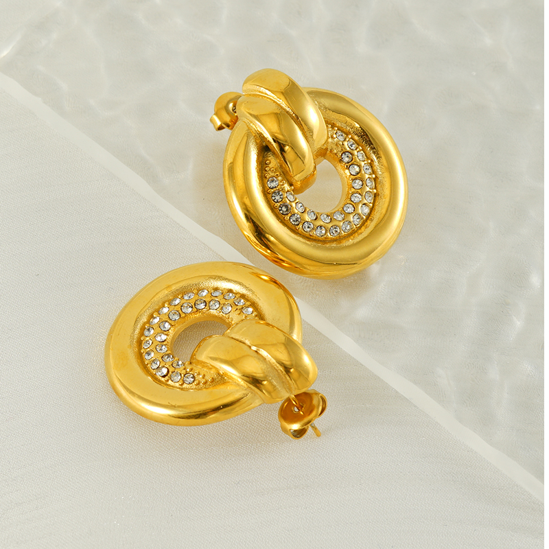 1 Pair Elegant Simple Style Geometric Inlay Titanium Steel Rhinestones 18K Gold Plated Drop Earrings display picture 6