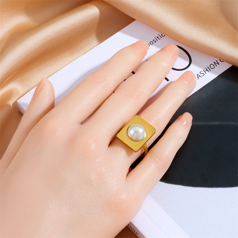 Titanium Steel 18K Gold Plated Vintage Style Plating Inlay Solid Color Pearl Rings display picture 6
