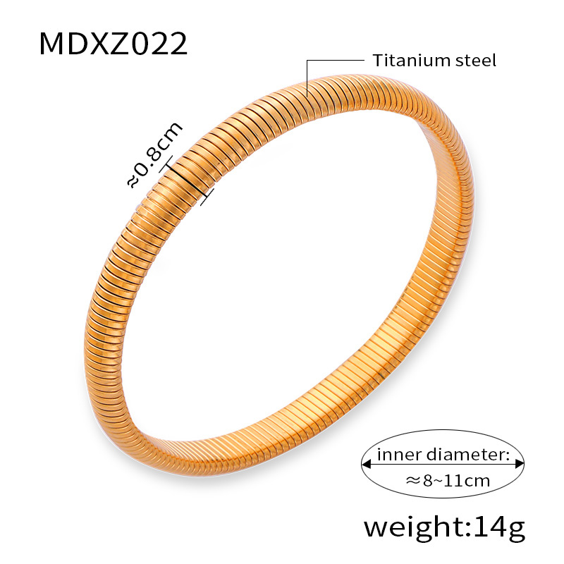 Titanium Steel 18K Gold Plated Casual Simple Style Commute Plating Circle Bangle display picture 8