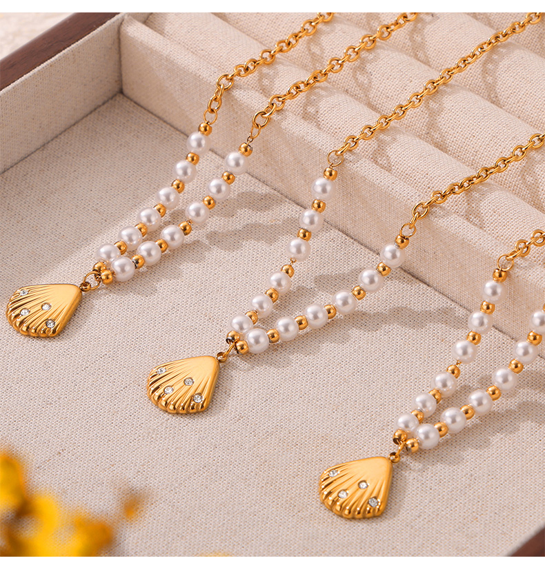 Freshwater Pearl Titanium Steel 18K Gold Plated Casual Simple Style Commute Inlay Shell Rhinestones Earrings Necklace display picture 5