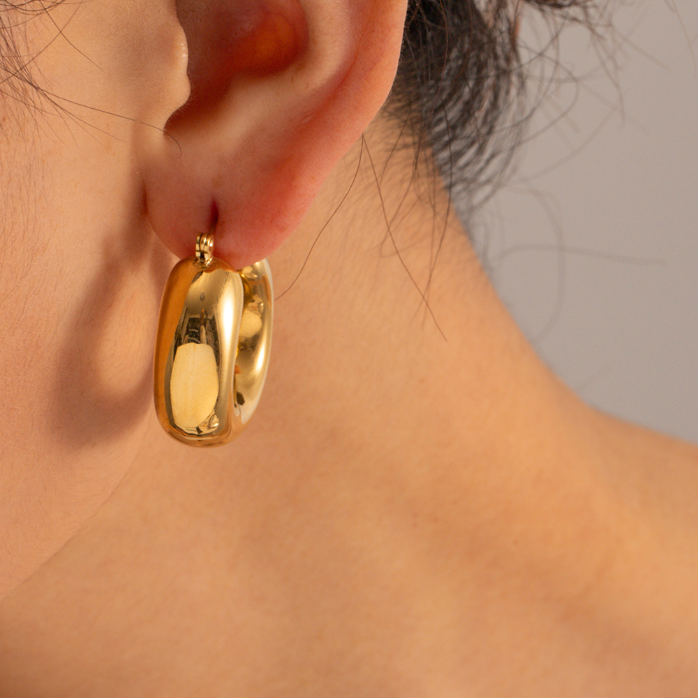 1 Paar IG-Stil Einfacher Stil U-Form Einfarbig Edelstahl 304 16 Karat Vergoldet Ohrringe display picture 2