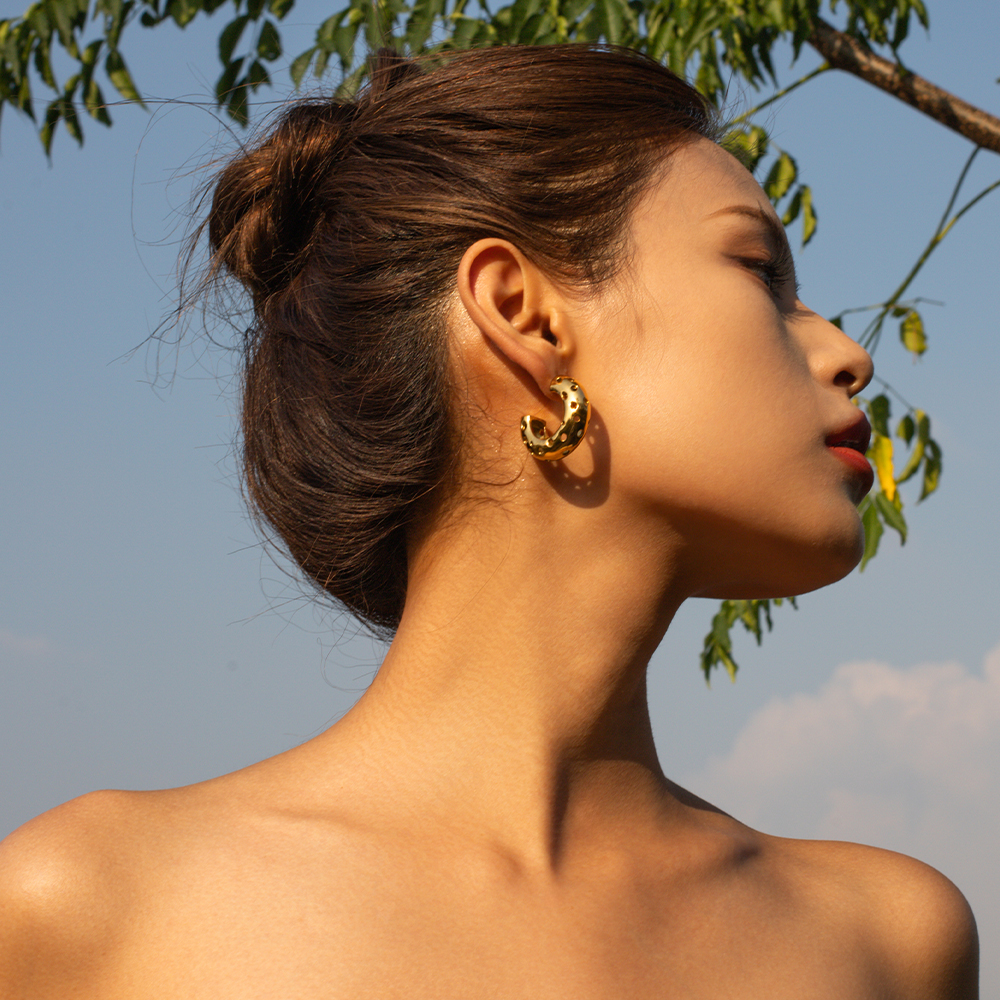 1 Pair Retro Roman Style C Shape 304 Stainless Steel 18K Gold Plated Ear Studs display picture 2