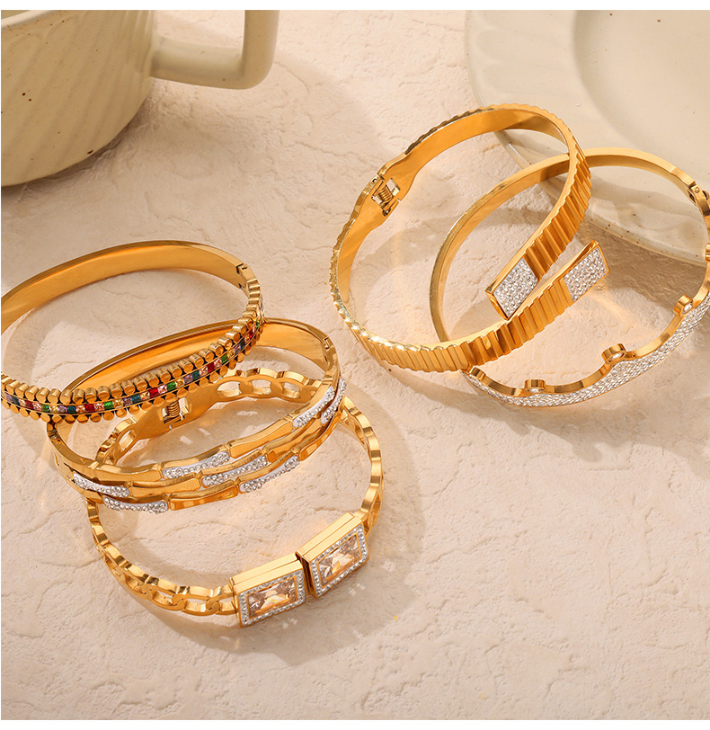 Titanium Steel 18K Gold Plated Retro Simple Style Plating Inlay Crown Bamboo Rhinestones Bangle display picture 3