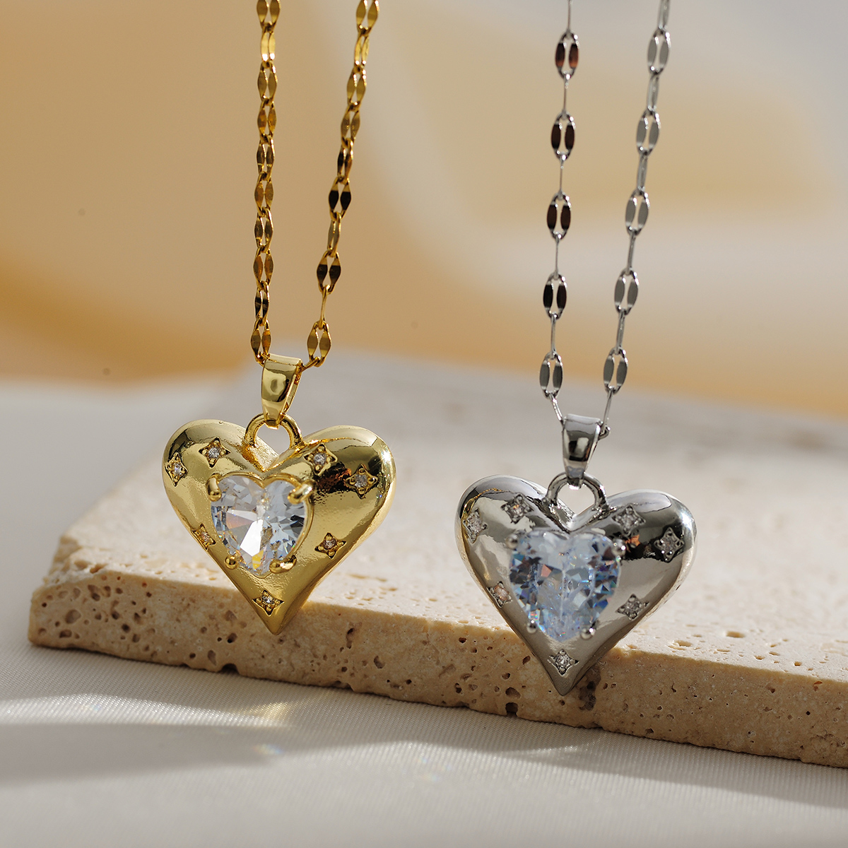 Copper Gold Plated Simple Style Classic Style Plating Inlay Heart Shape Zircon Pendant Necklace display picture 1