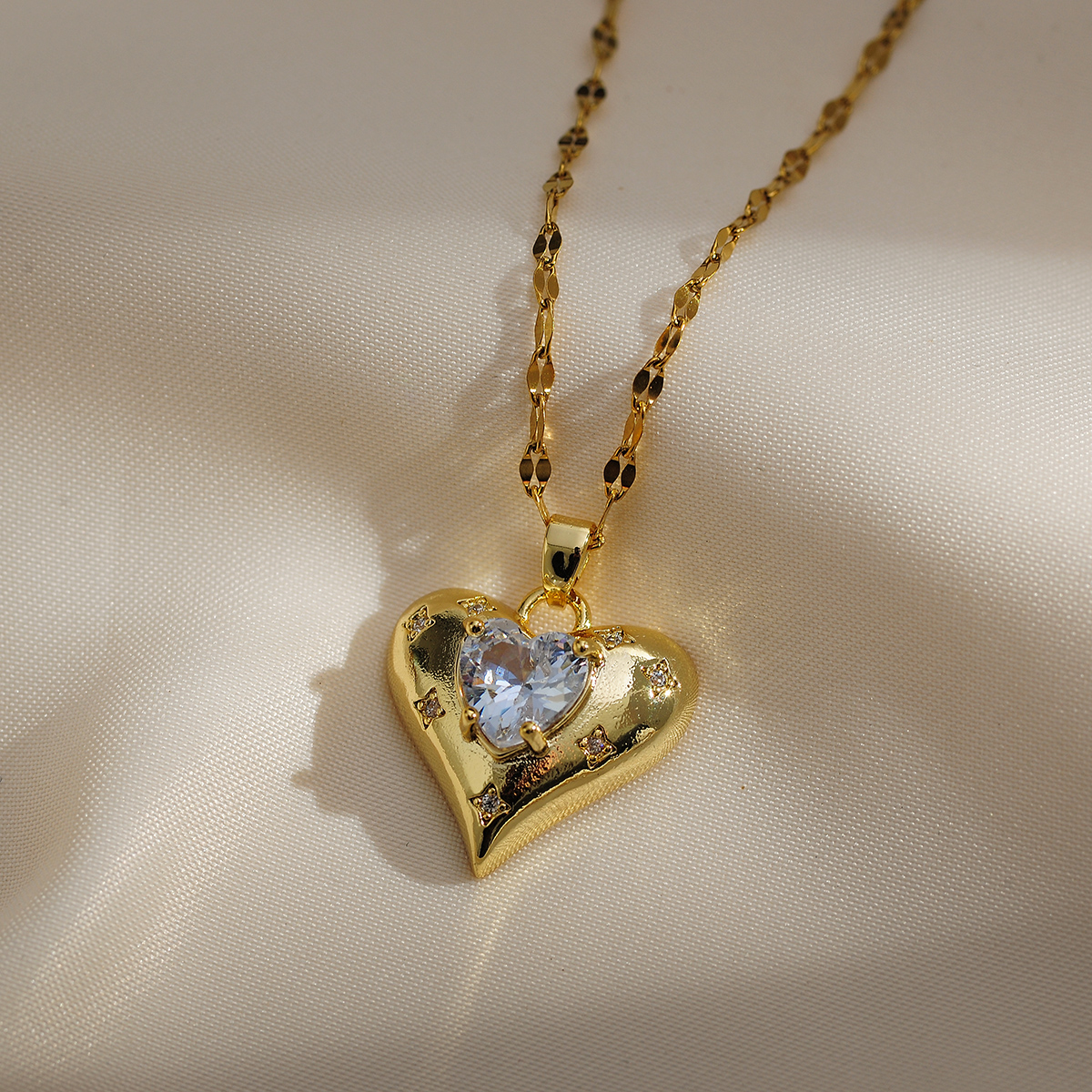 Copper Gold Plated Simple Style Classic Style Plating Inlay Heart Shape Zircon Pendant Necklace display picture 2