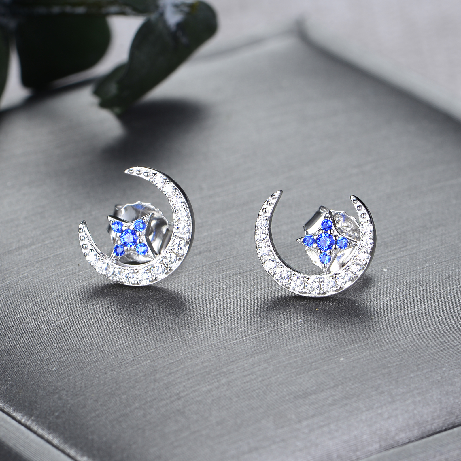 1 Pair IG Style Elegant Modern Style Moon Inlay Sterling Silver Zircon Ear Studs display picture 2