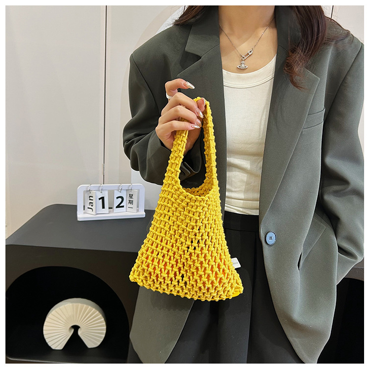 Women's Small Cotton Solid Color Basic Weave Open Handbag display picture 5