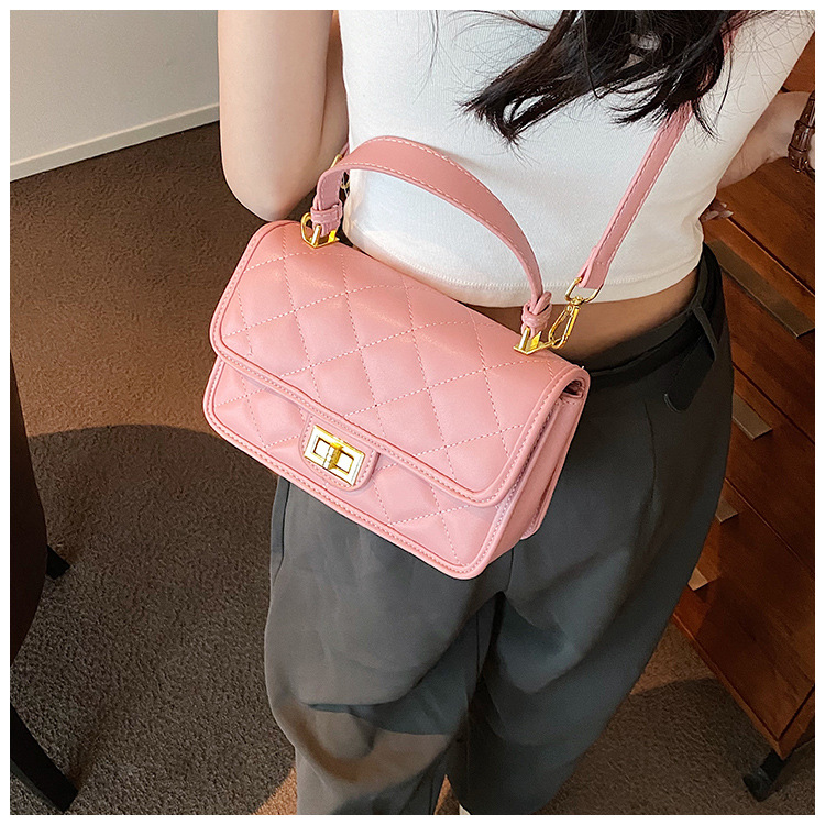 Women's Medium Pu Leather Solid Color Lingge Vintage Style Square Lock Clasp Crossbody Bag display picture 17
