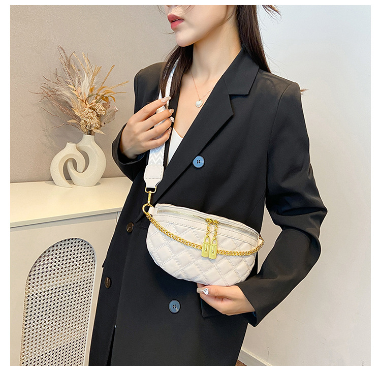 Women's Medium Pu Leather Solid Color Lingge Basic Dumpling Shape Zipper Crossbody Bag display picture 6