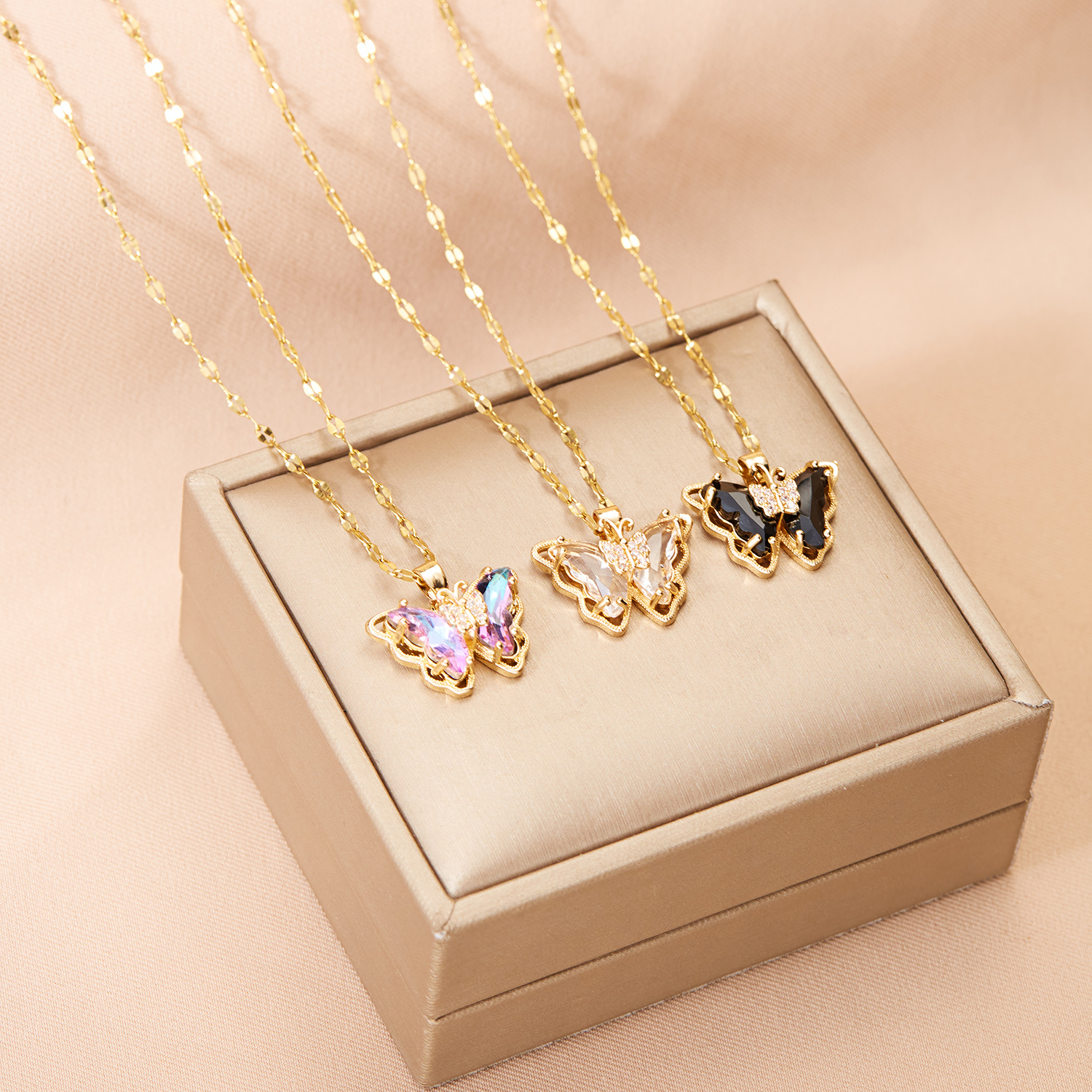 Copper IG Style Fairy Style Korean Style Inlay Butterfly Zircon Pendant Necklace display picture 3
