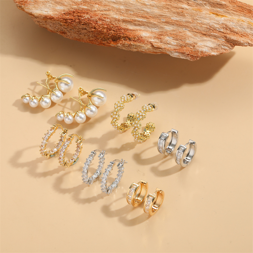 1 Paire Style Simple Fleur Incruster Le Cuivre Zircon Plaqué Or 14K Boucles D'Oreilles display picture 8