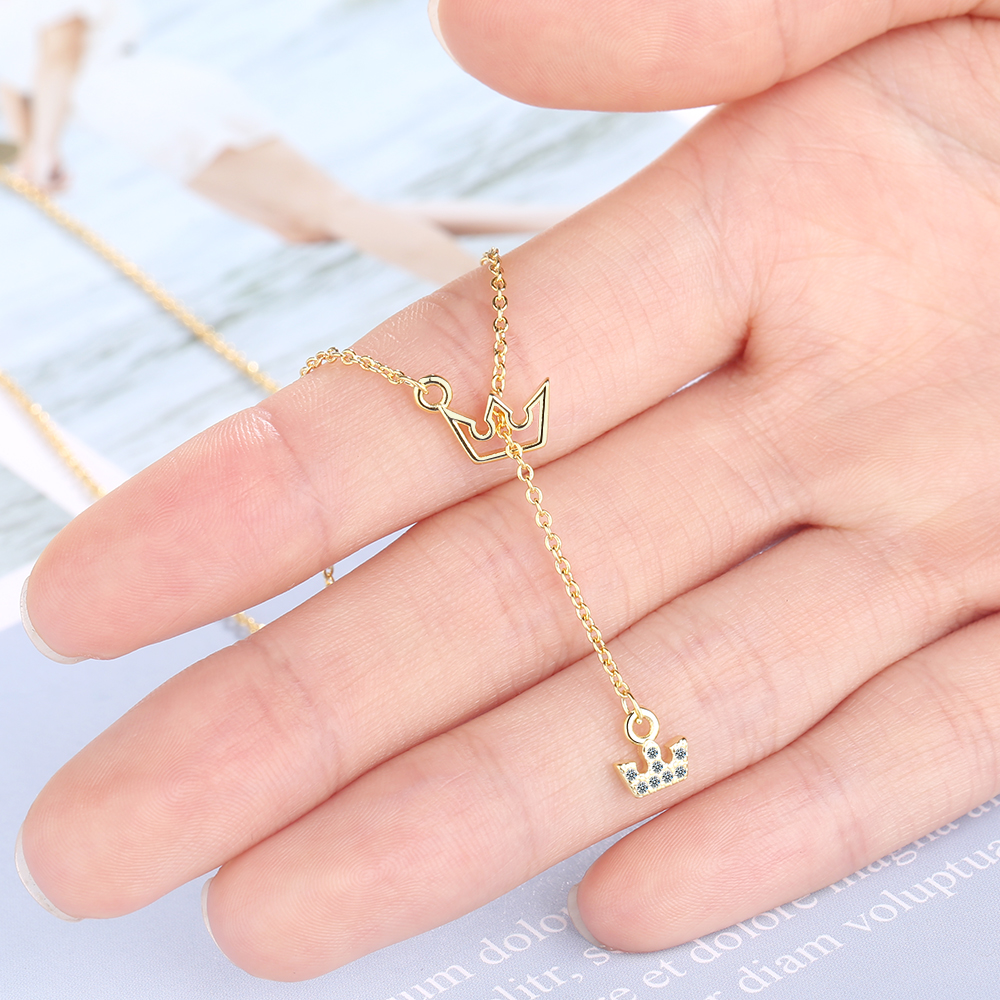 Copper Basic Modern Style Simple Style Inlay Crown Rhinestones Pendant Necklace display picture 3