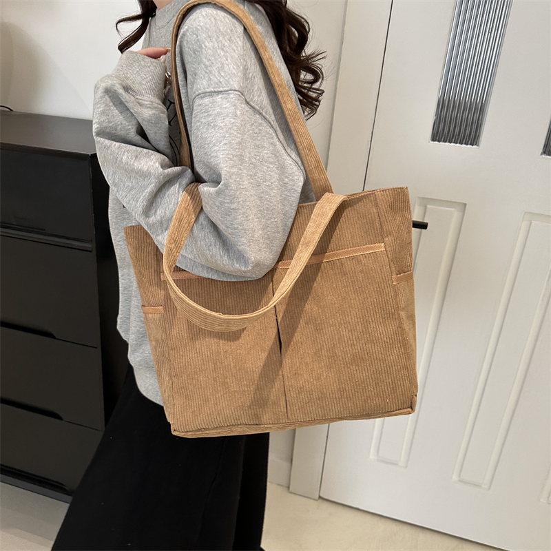 Women's Large Canvas Solid Color Classic Style Zipper Tote Bag display picture 7