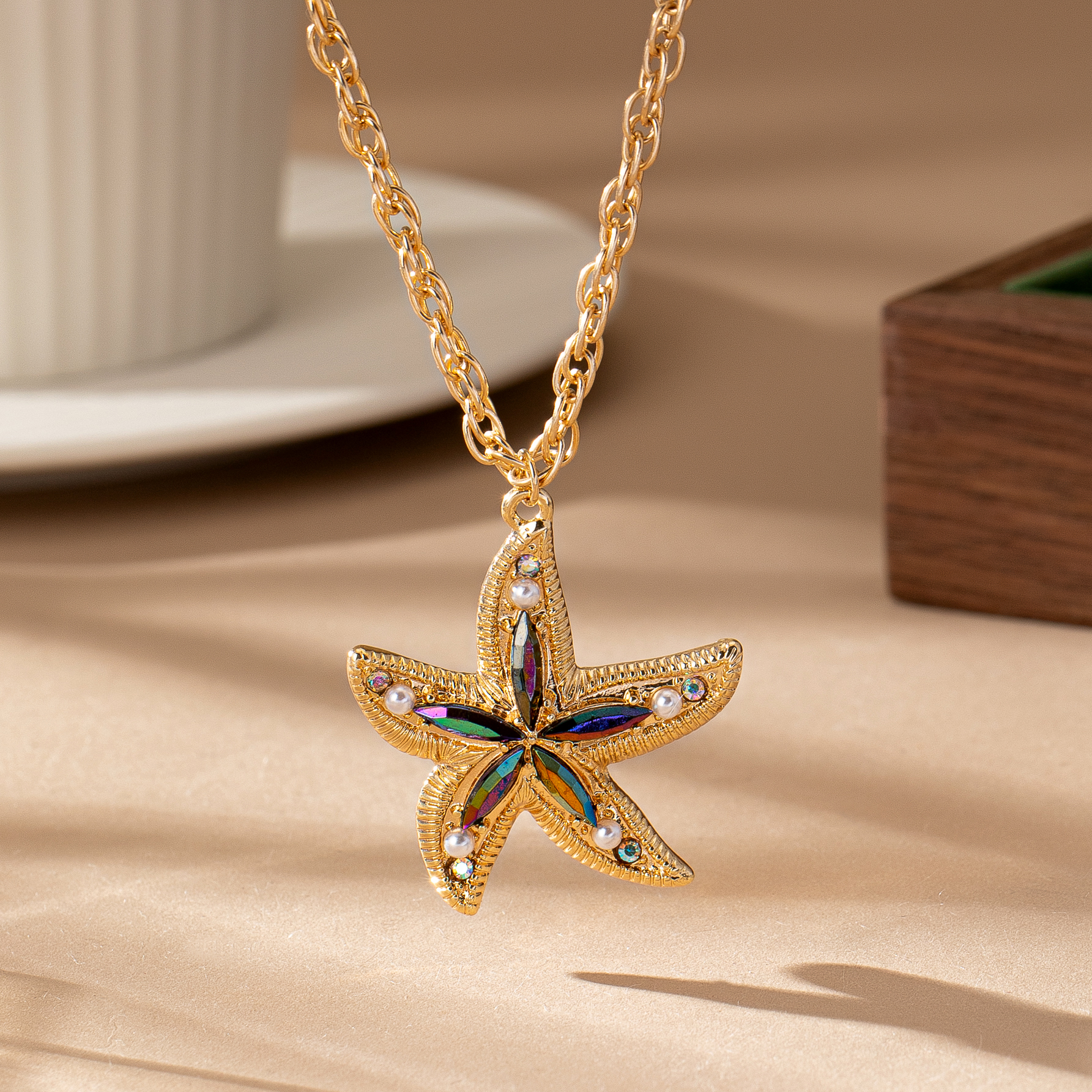 IG Style Vacation Modern Style Starfish Alloy Plating Inlay Acrylic 14K Gold Plated Women's Pendant Necklace display picture 2