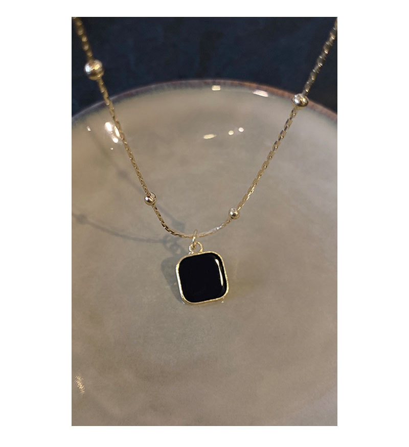 Modern Style Simple Style Square Alloy None 14K Gold Plated Women's Pendant Necklace display picture 2
