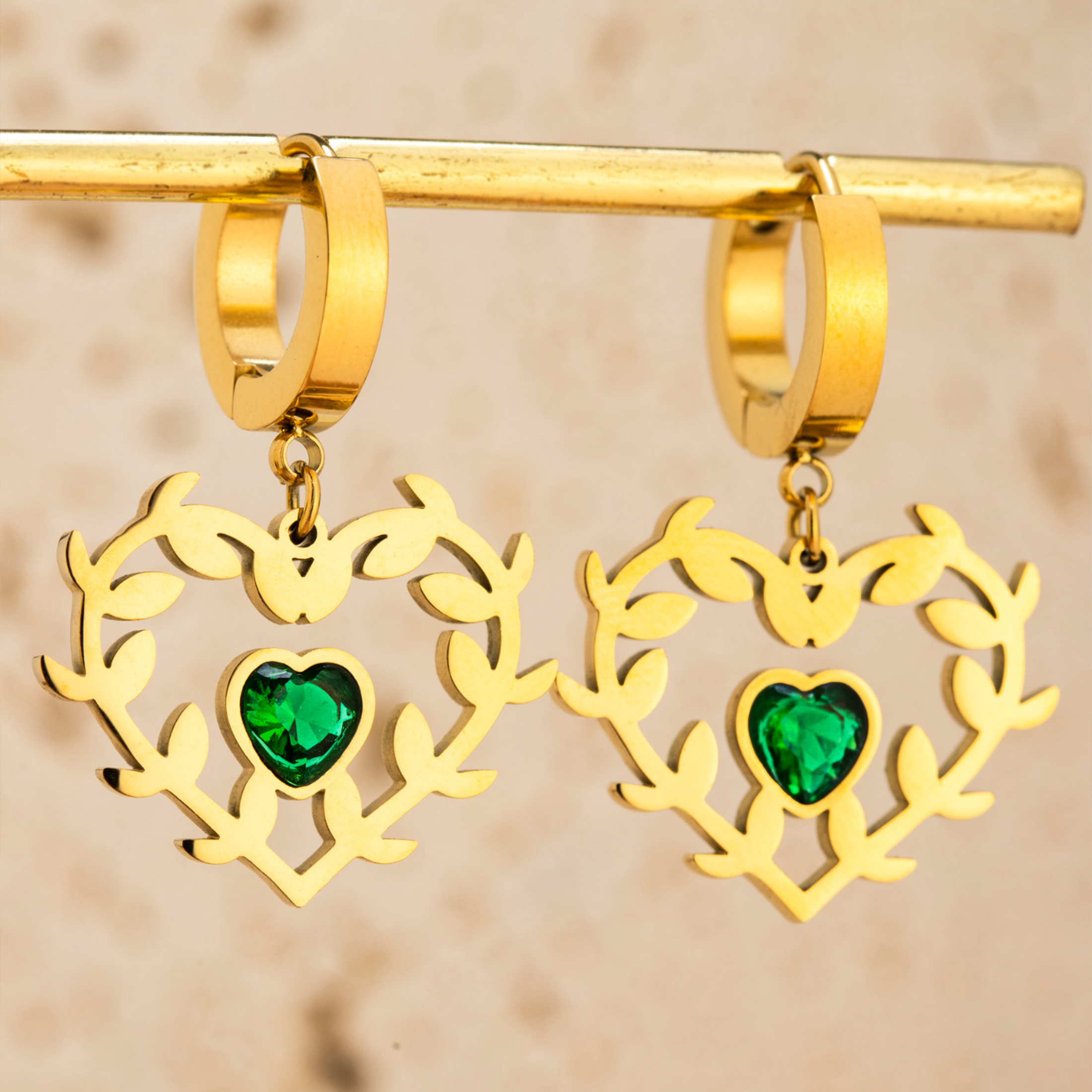 1 Pair Casual Commute Leaf Heart Shape Snake Plating Inlay 304 Stainless Steel Rhinestones 18K Gold Plated Drop Earrings display picture 2