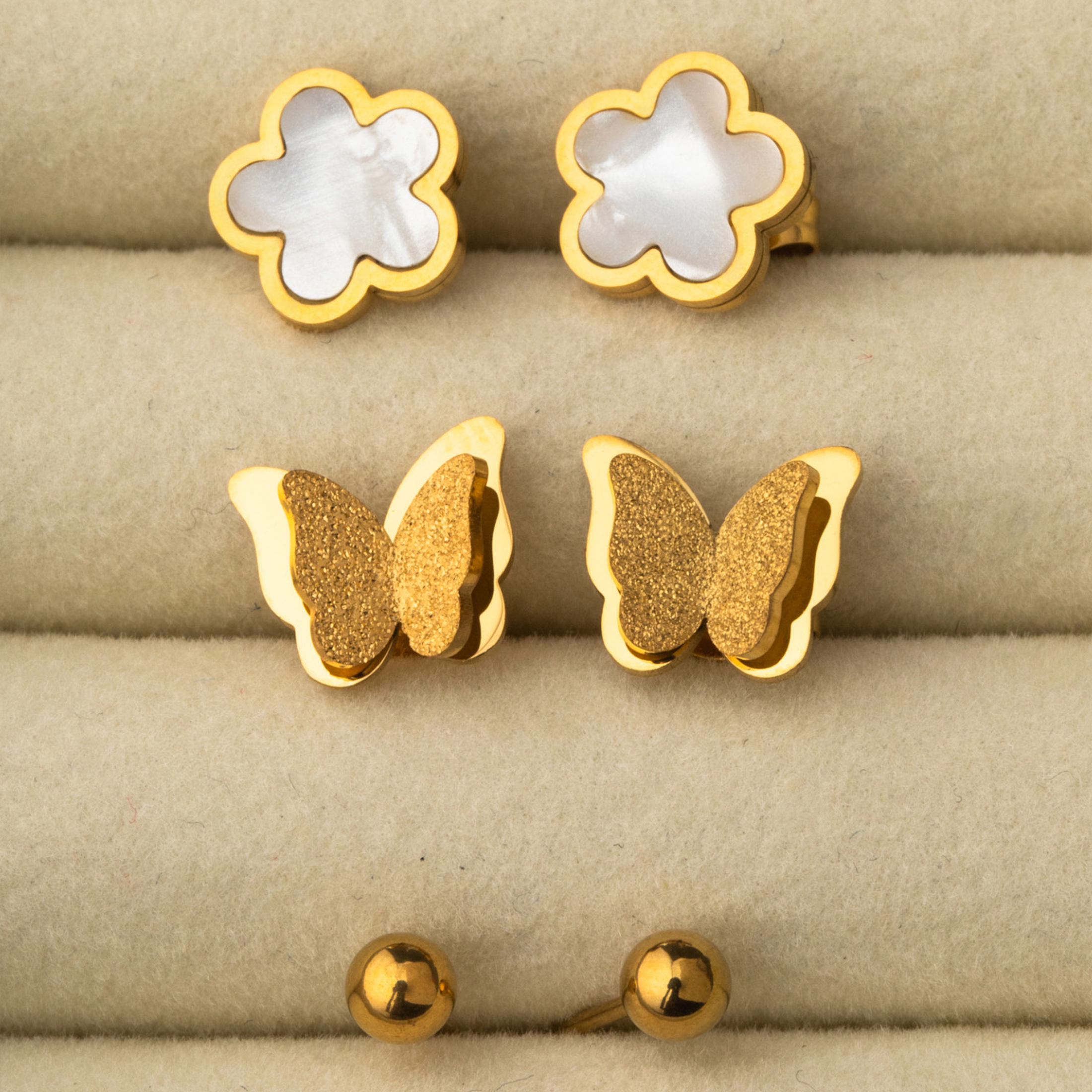 1 Set 3 Pairs Casual Simple Style Moon Flower Butterfly Plating Inlay 304 Stainless Steel Rhinestones Shell 18K Gold Plated Ear Studs display picture 8