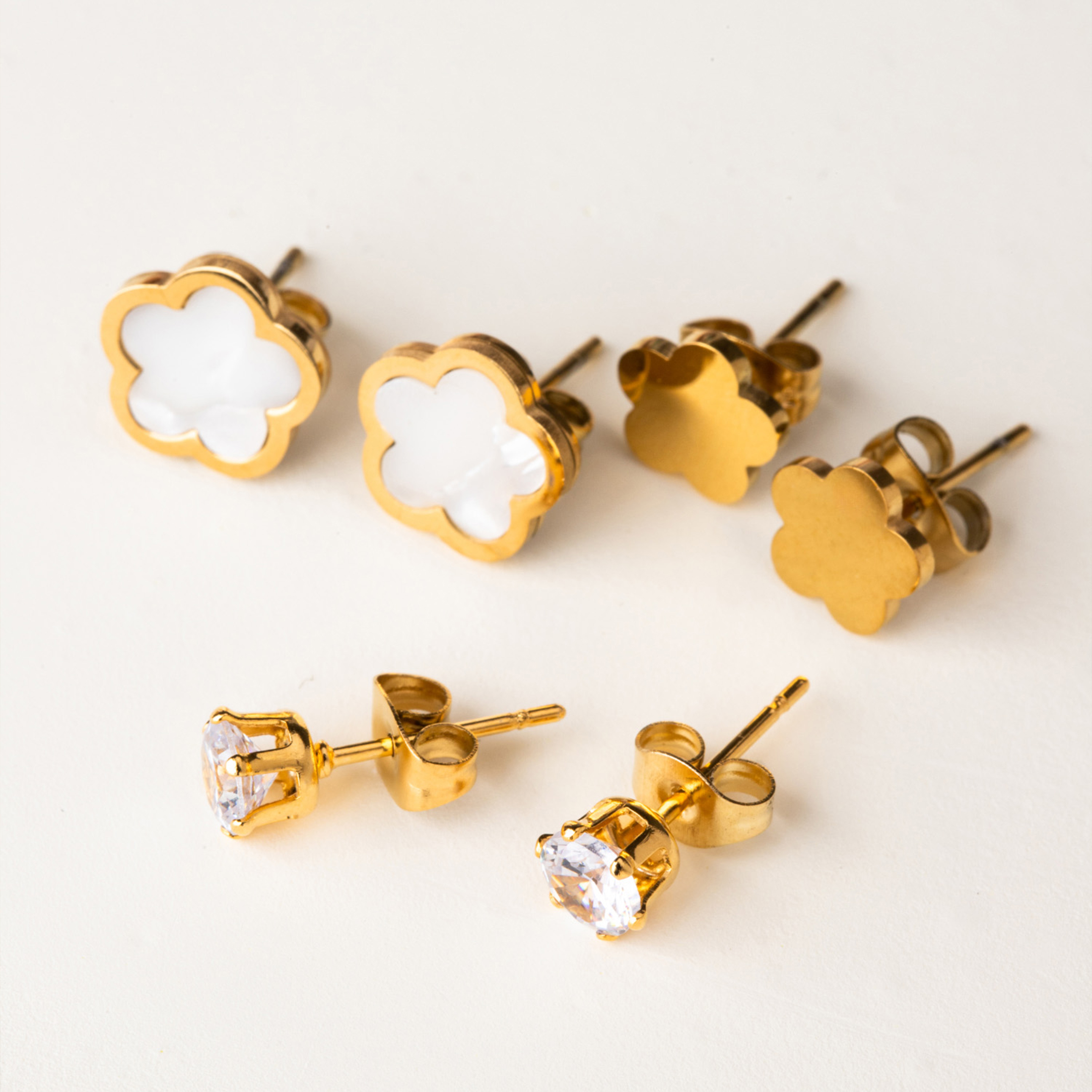 1 Set 3 Pairs Casual Simple Style Moon Flower Butterfly Plating Inlay 304 Stainless Steel Rhinestones Shell 18K Gold Plated Ear Studs display picture 12