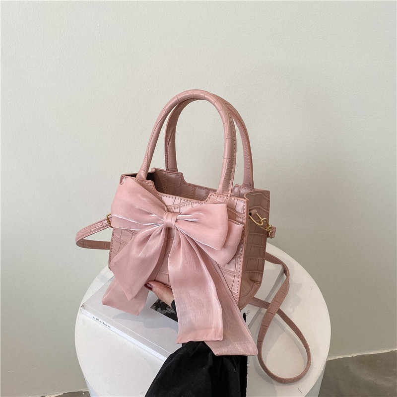 Women's Pu Leather Solid Color Bow Knot Basic Square Zipper Handbag display picture 2