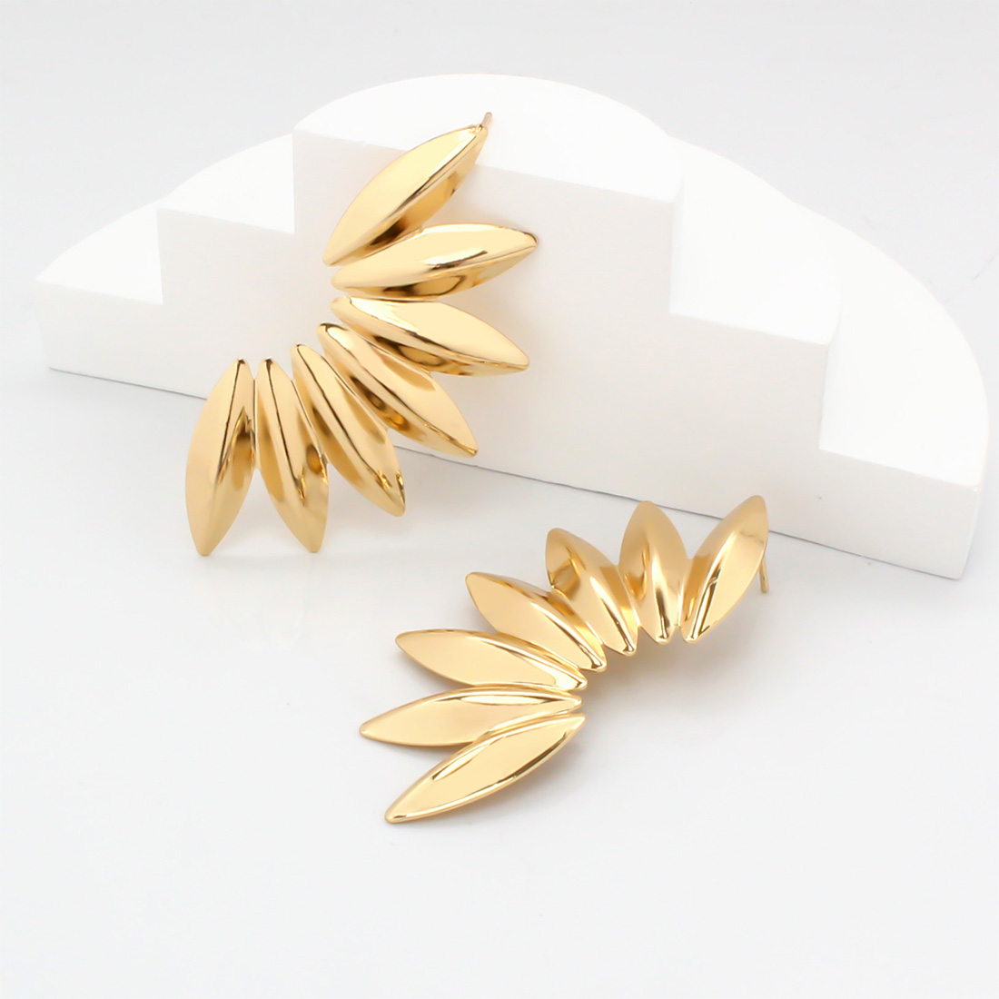 1 Pair Sweet Simple Style Leaves Plating Iron Gold Plated Ear Studs display picture 4