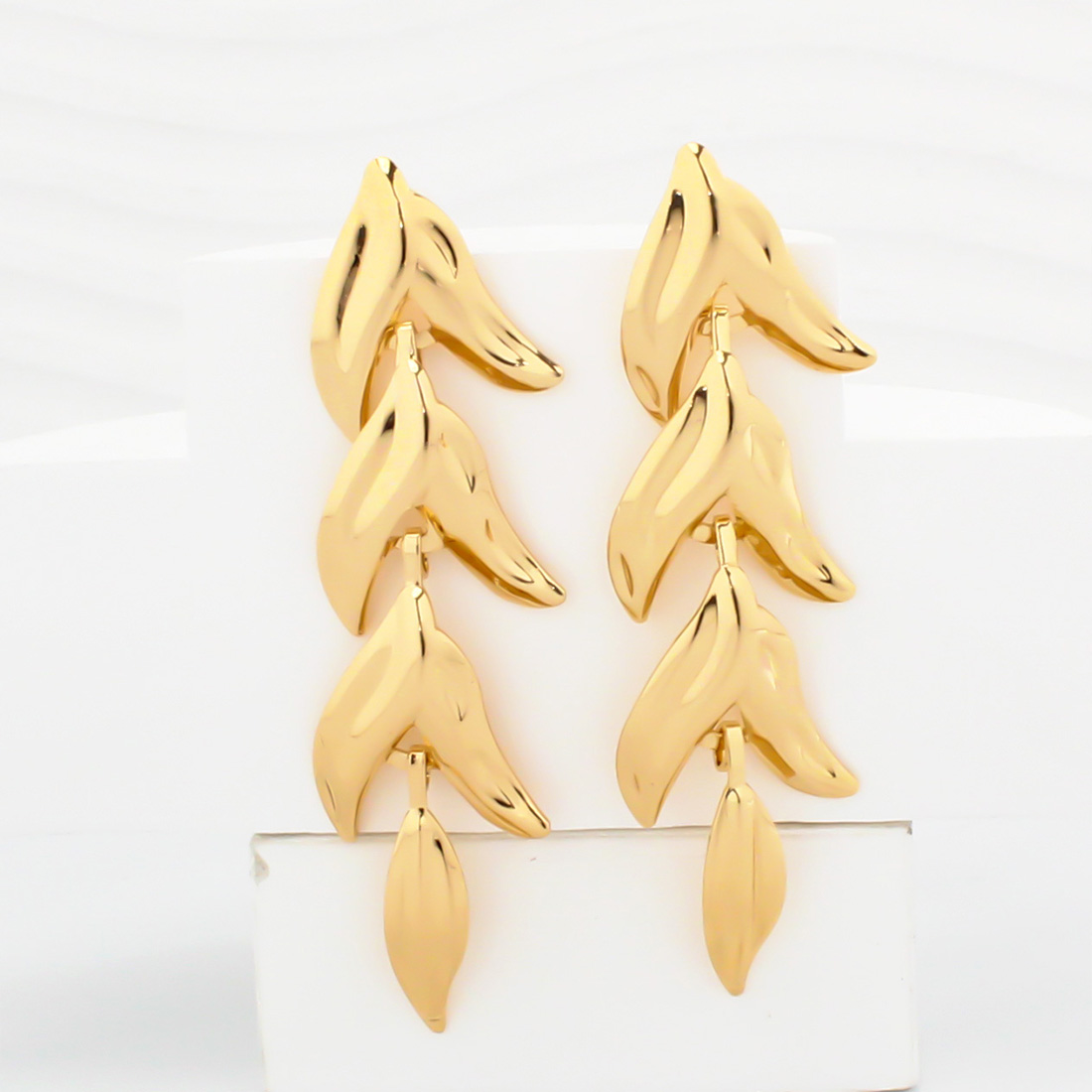 1 Pair Elegant Sweet Fish Tail Plating Iron Gold Plated Drop Earrings display picture 2